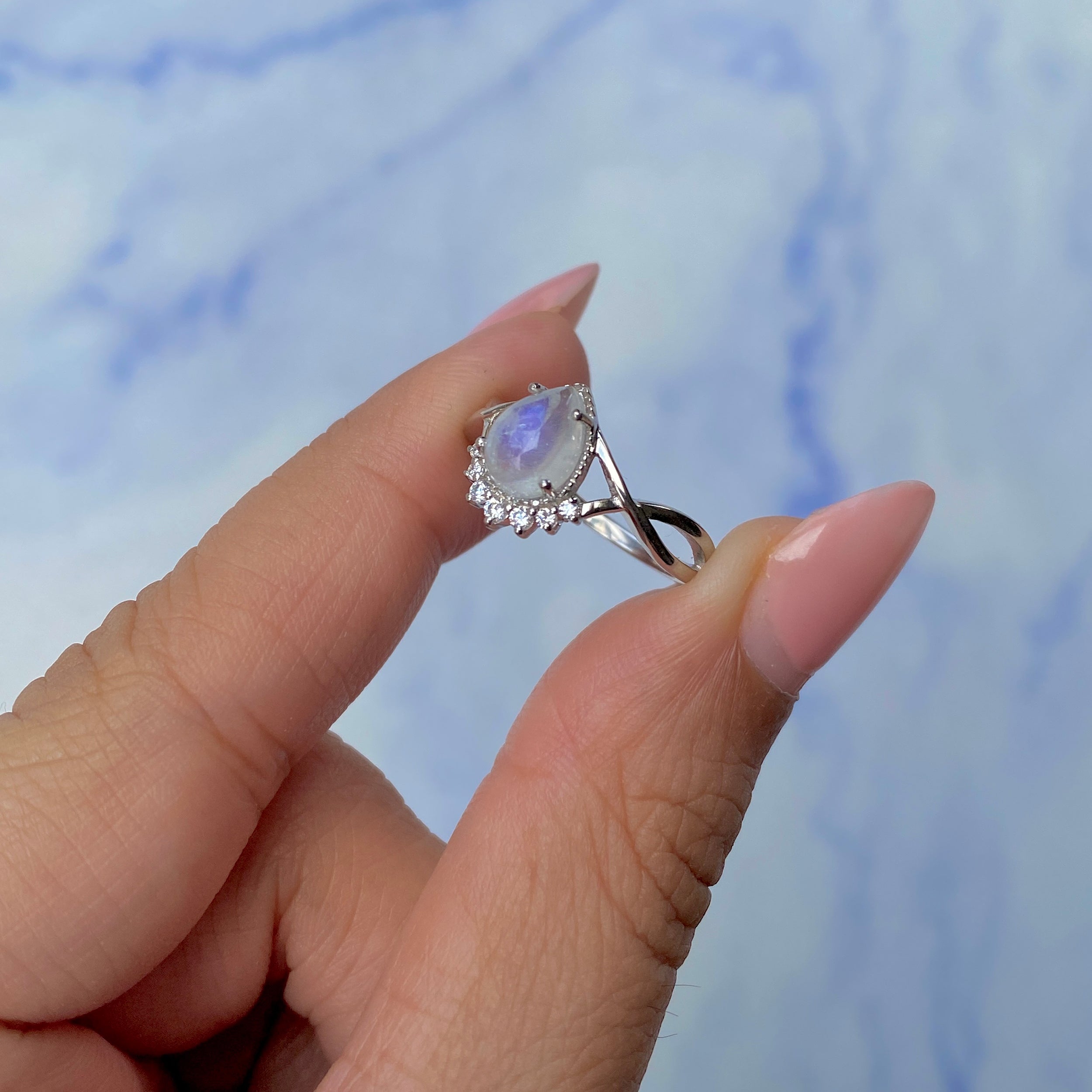 Moonstone Ring-(RBM-SR-1930.)