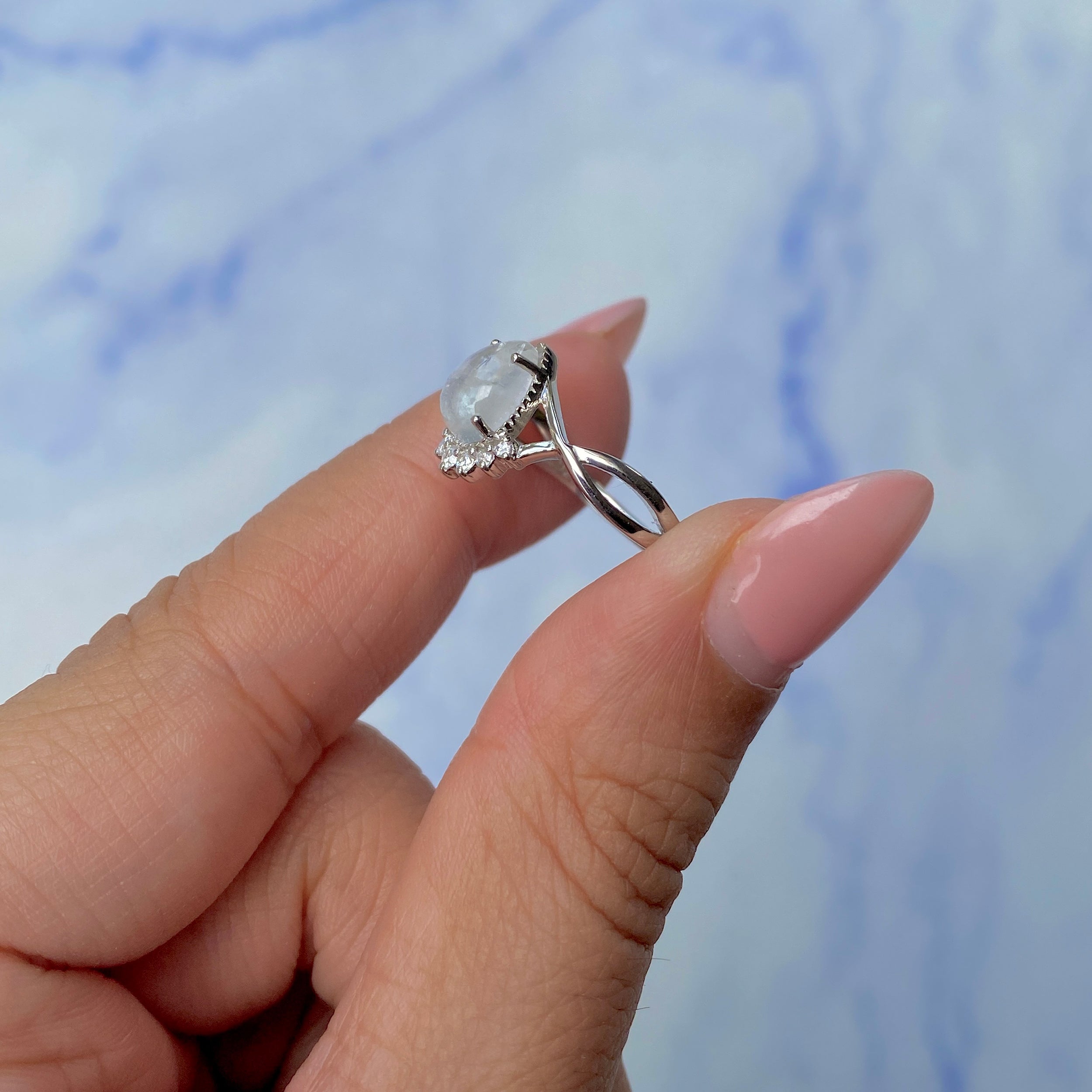 Moonstone Ring-(RBM-SR-1930.)