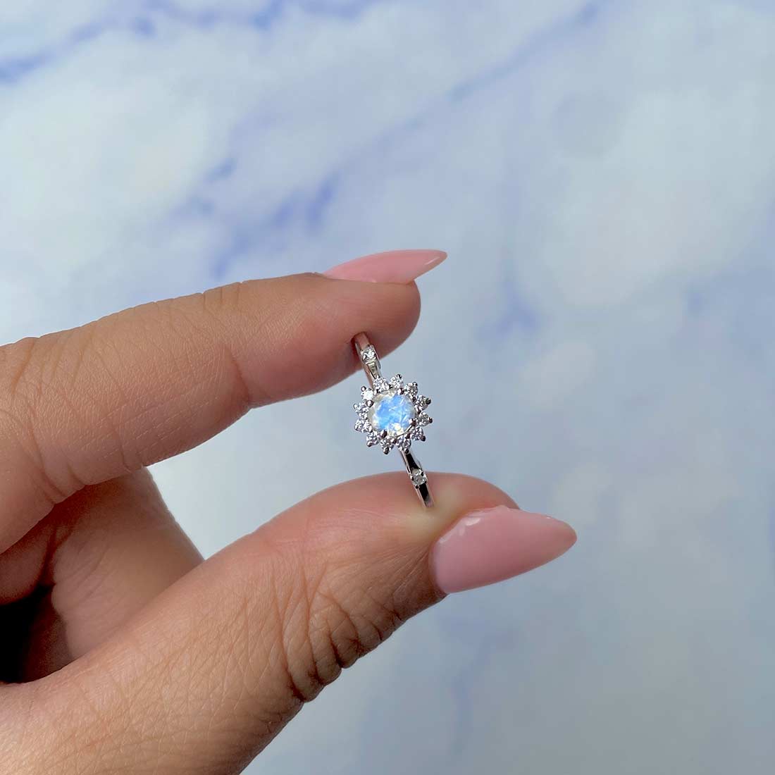 Moonstone Ring-(RBM-SR-1937.)