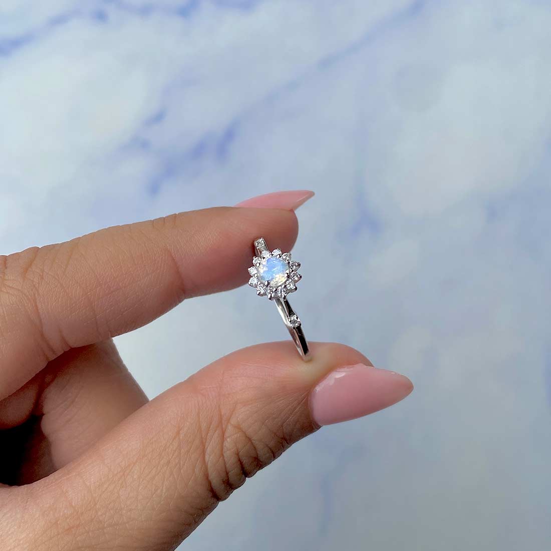 Moonstone Ring-(RBM-SR-1937.)