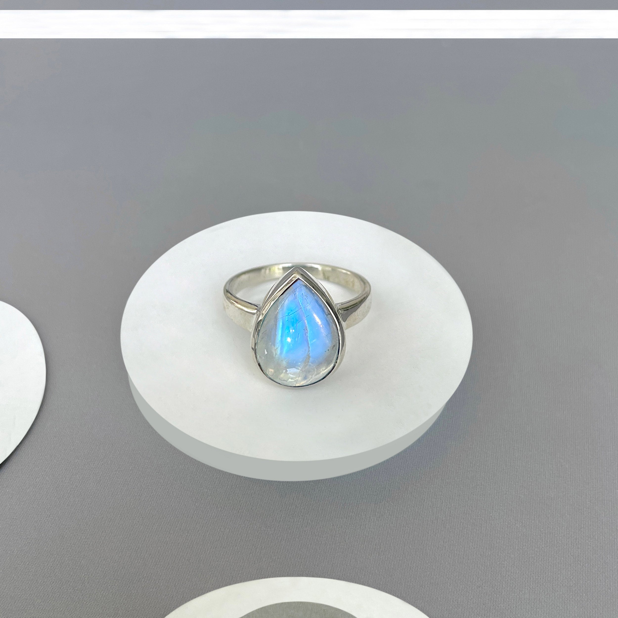 Moonstone Ring-(RBM-SR-2361.)