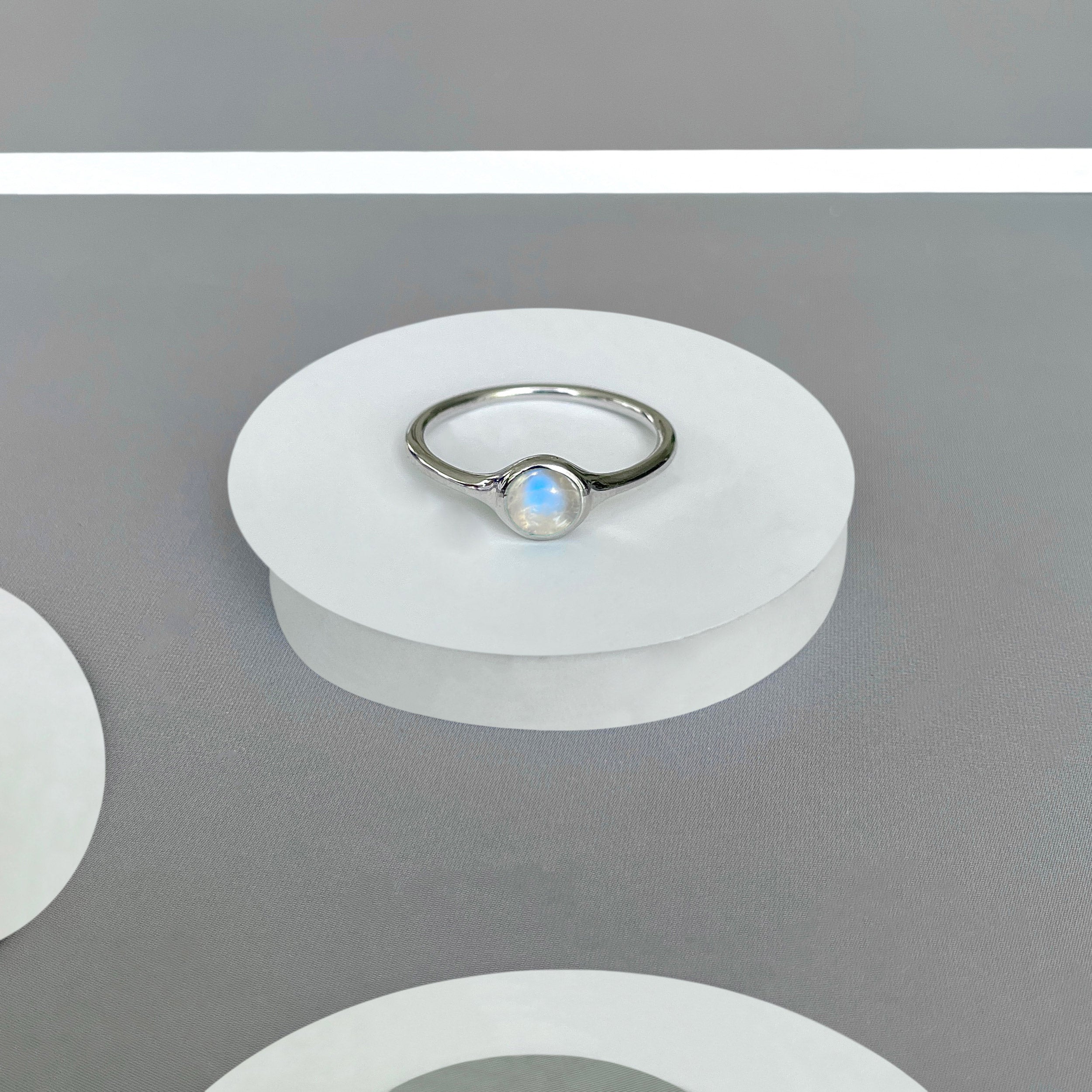 Moonstone Ring-(RBM-SR-2528.)