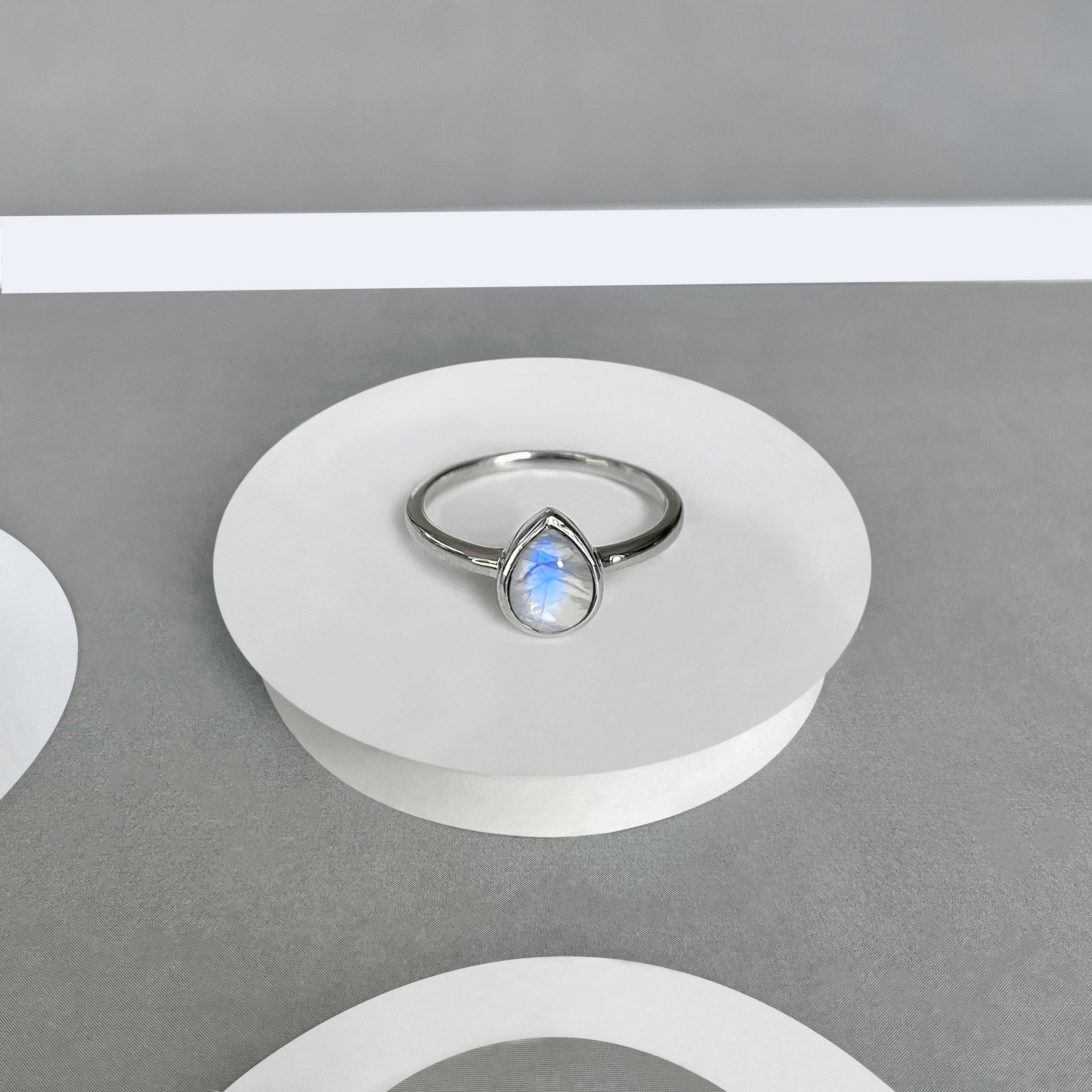 Moonstone Ring-(RBM-SR-2838.)