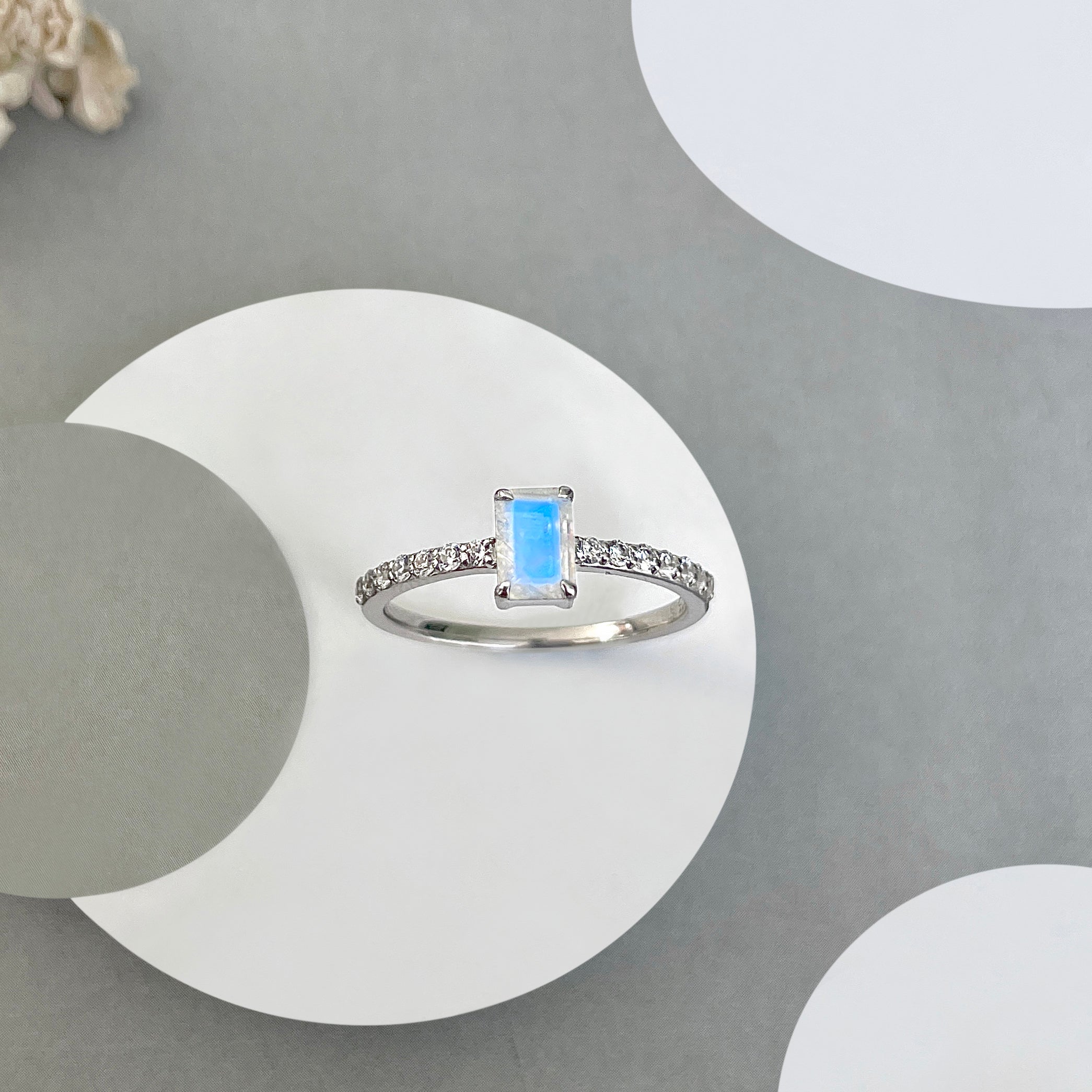 Moonstone Ring-(RBM-SR-3118.)