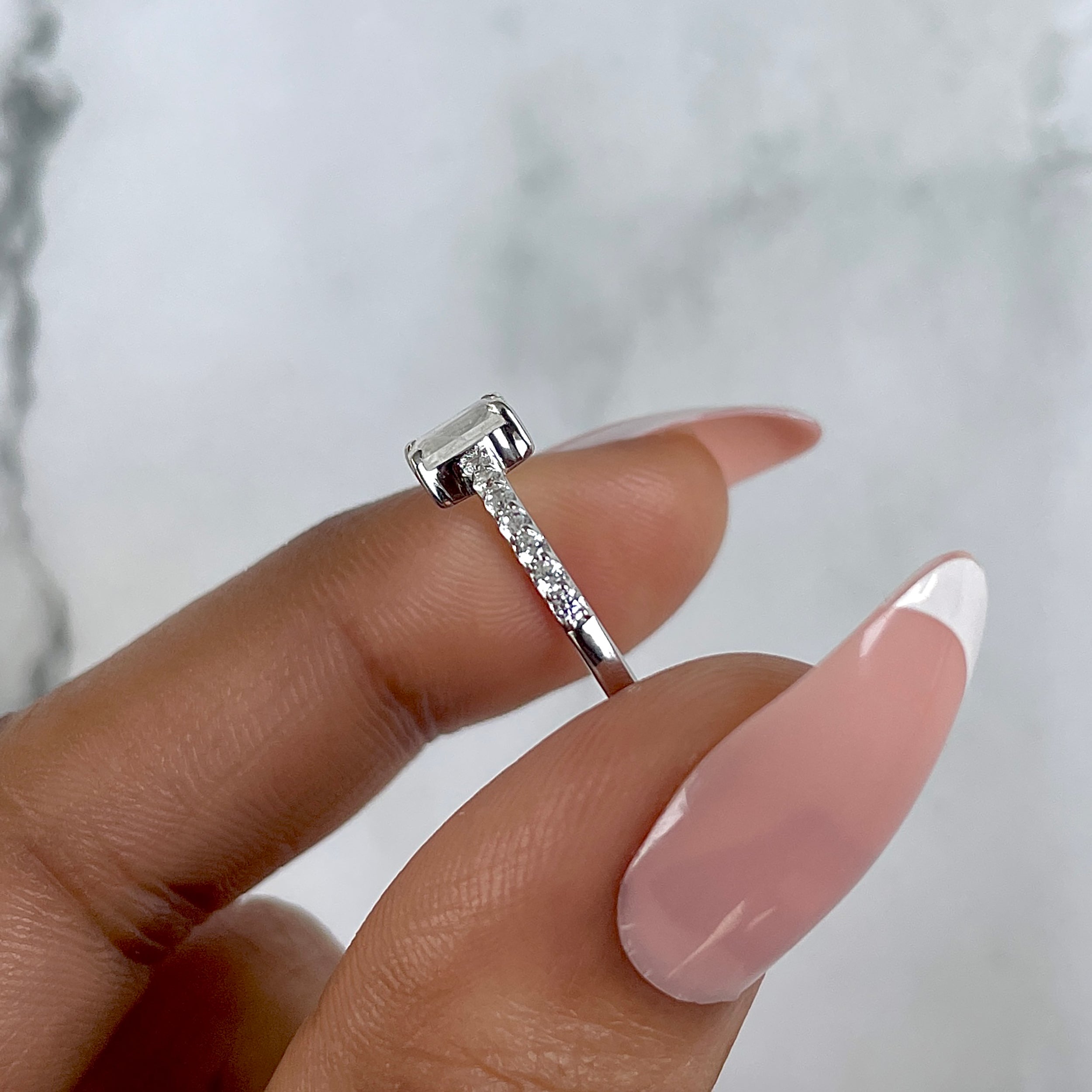 Moonstone Ring-(RBM-SR-3118.)