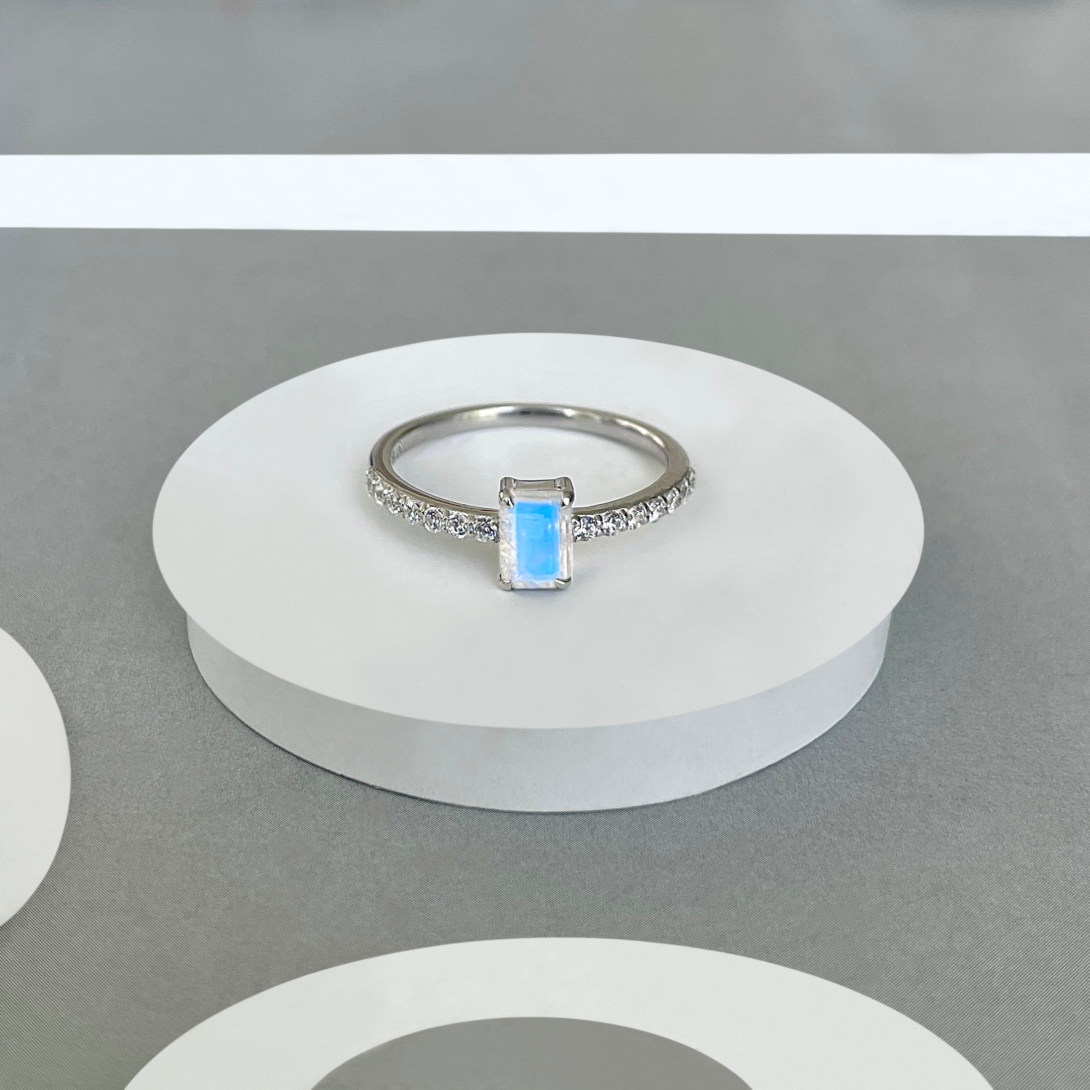 Moonstone Ring-(RBM-SR-3118.)