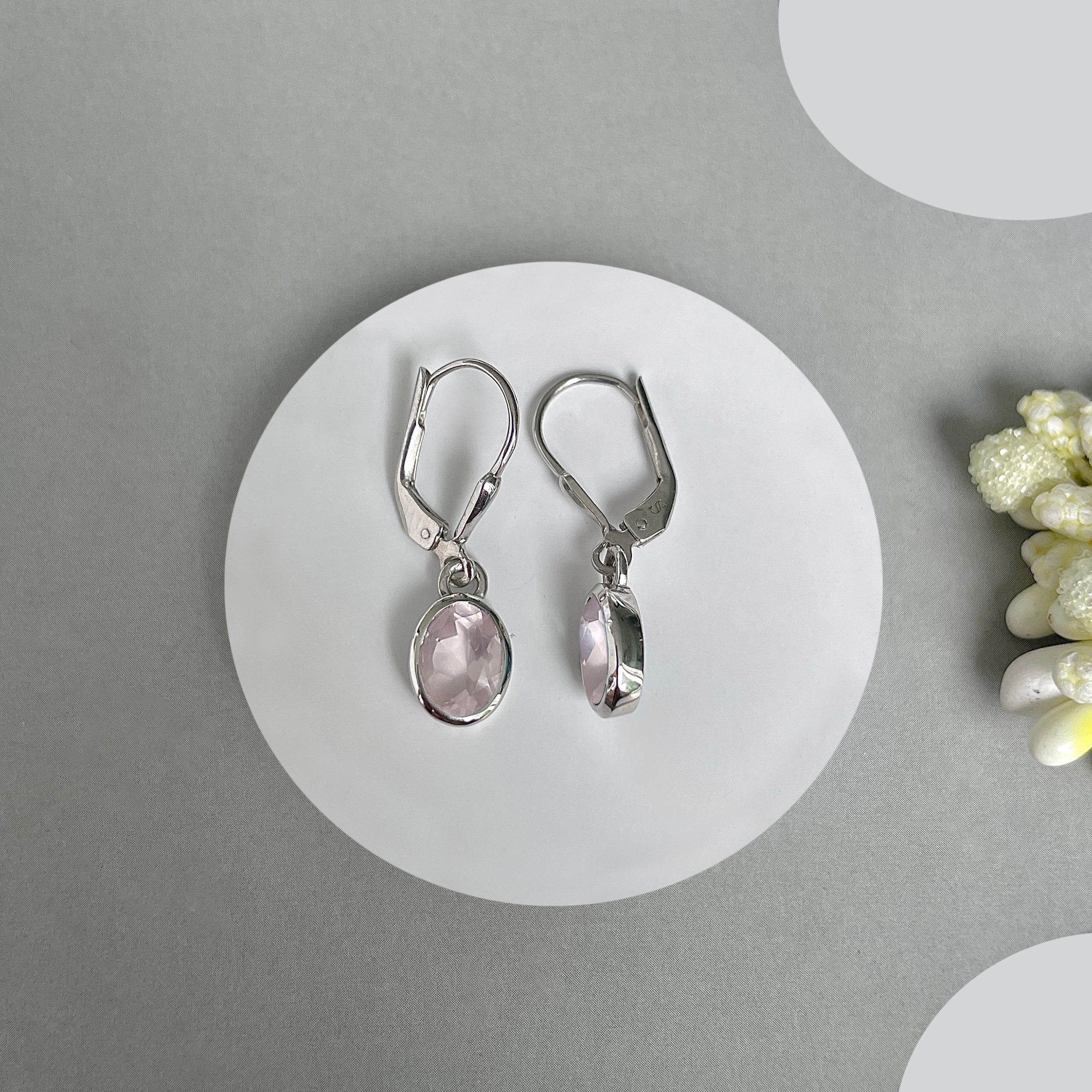 Rose Quartz Leverback Earrings-(RSQ-SE-547.)