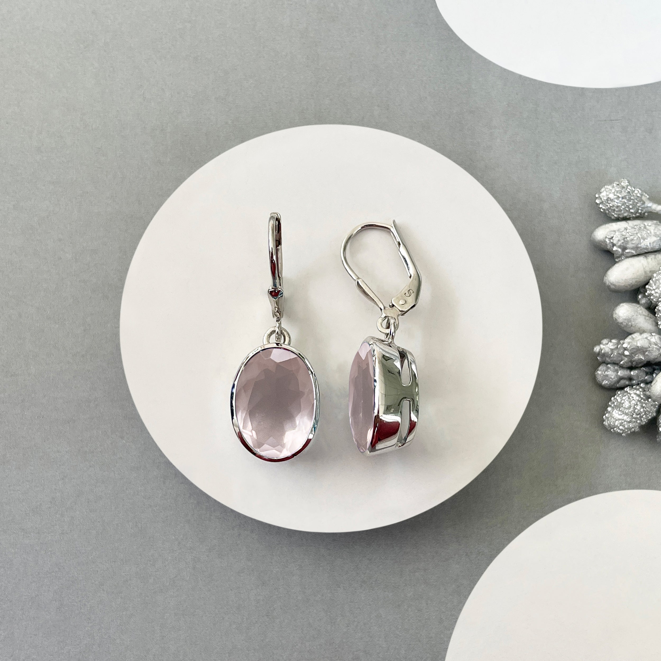 Rose Quartz Leverback Earrings-(RSQ-SE-709.)