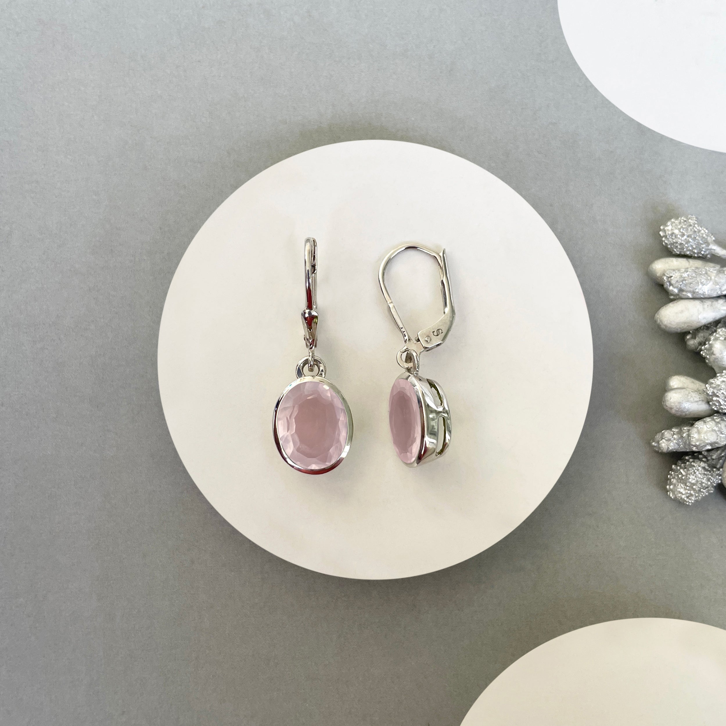 Rose Quartz Leverback Earring-(RSQ-SE-713.)