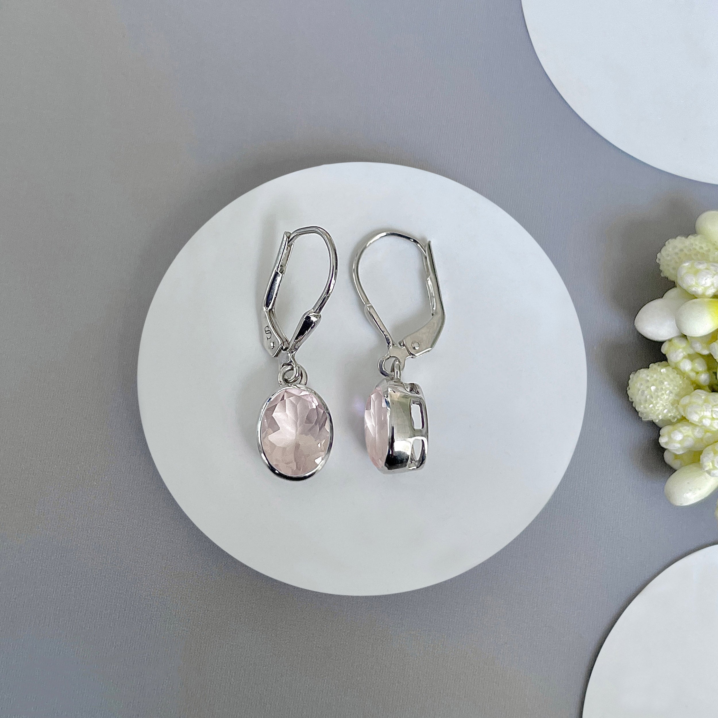 Rose Quartz Leverback Earrings-(RSQ-SE-998.)