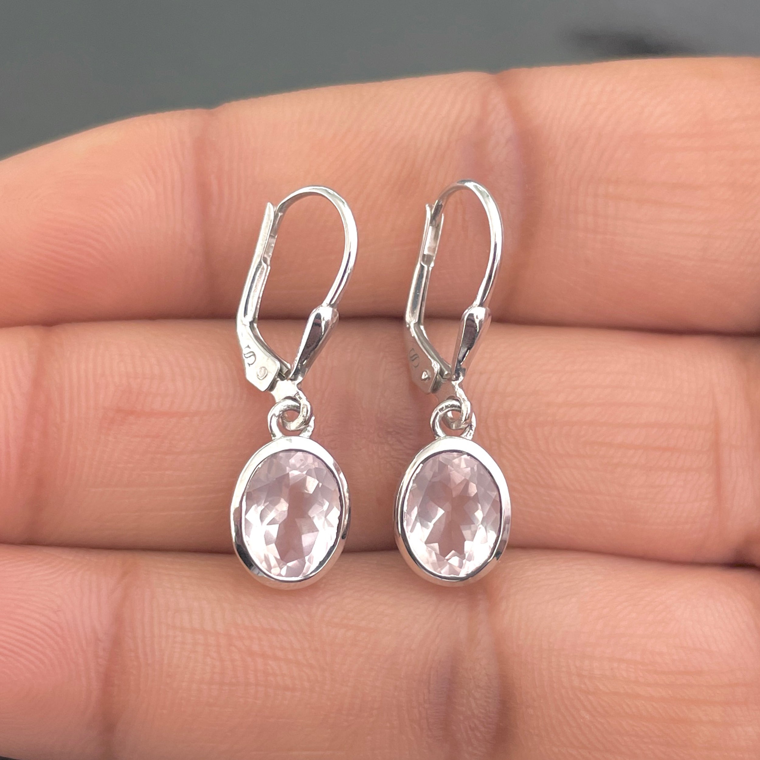 Rose Quartz Leverback Earring-(RSQ-SE-998.)