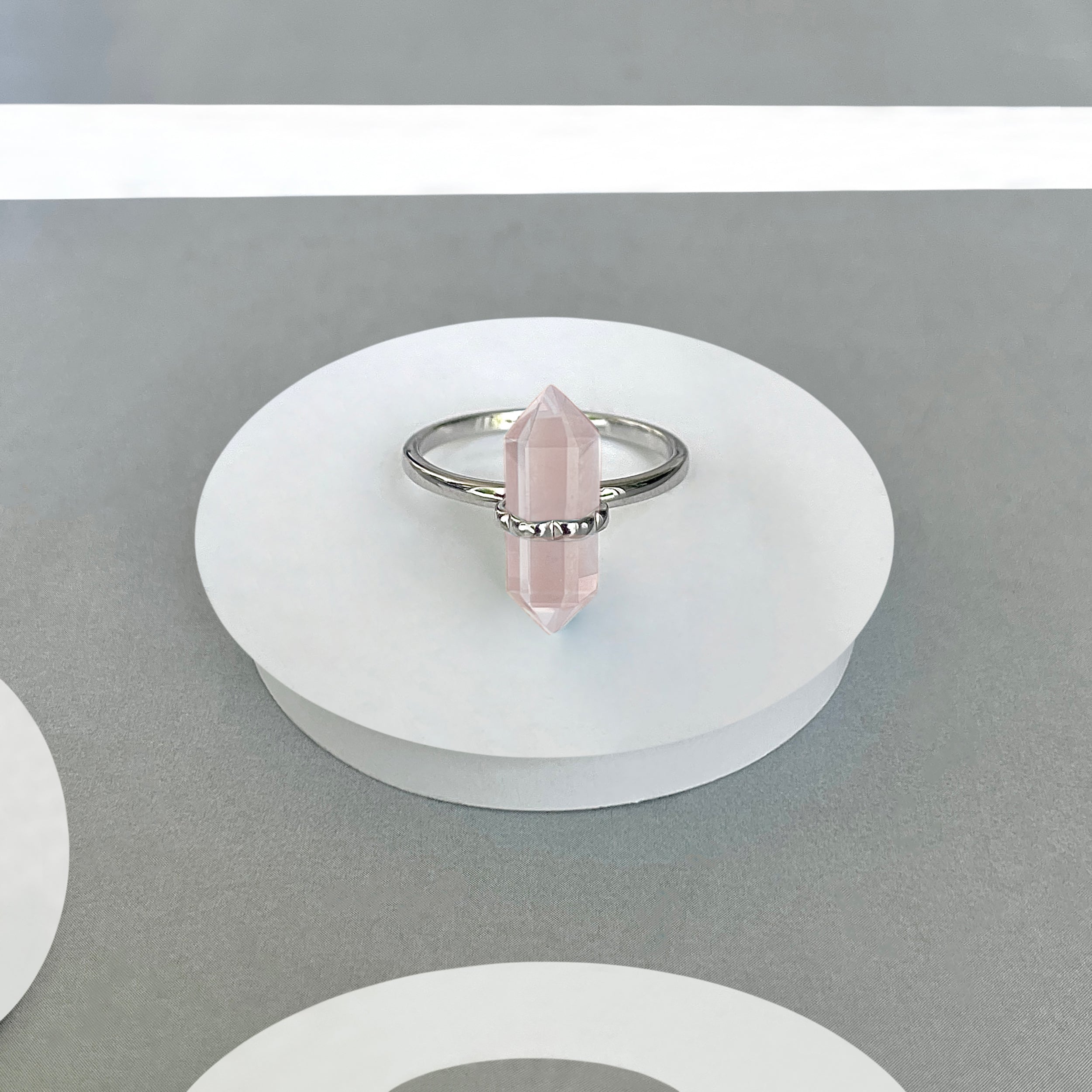 Rose Quartz Ring-(RSQ-SR-1748.)