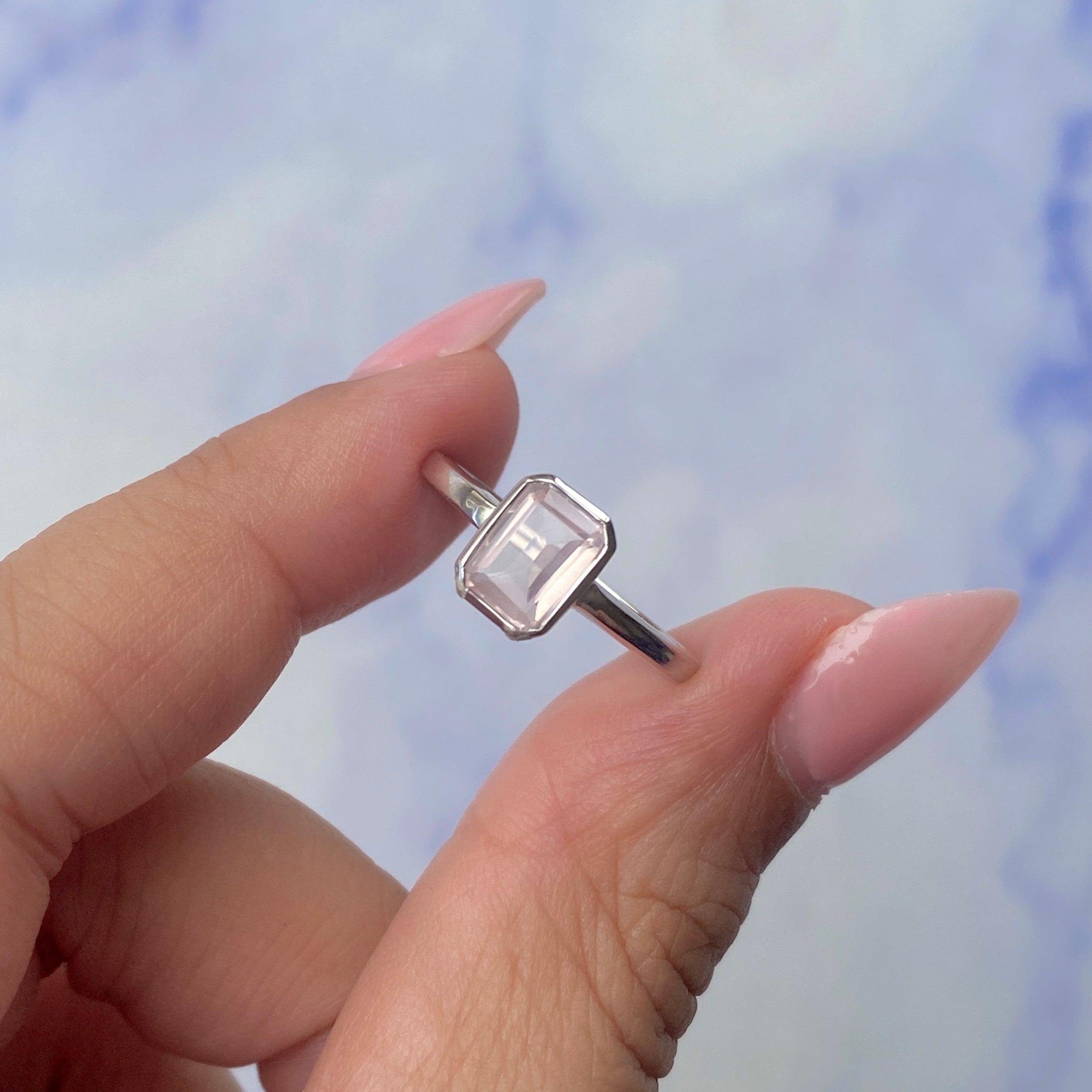 Rose Quartz Ring-(RSQ-SR-2765.)