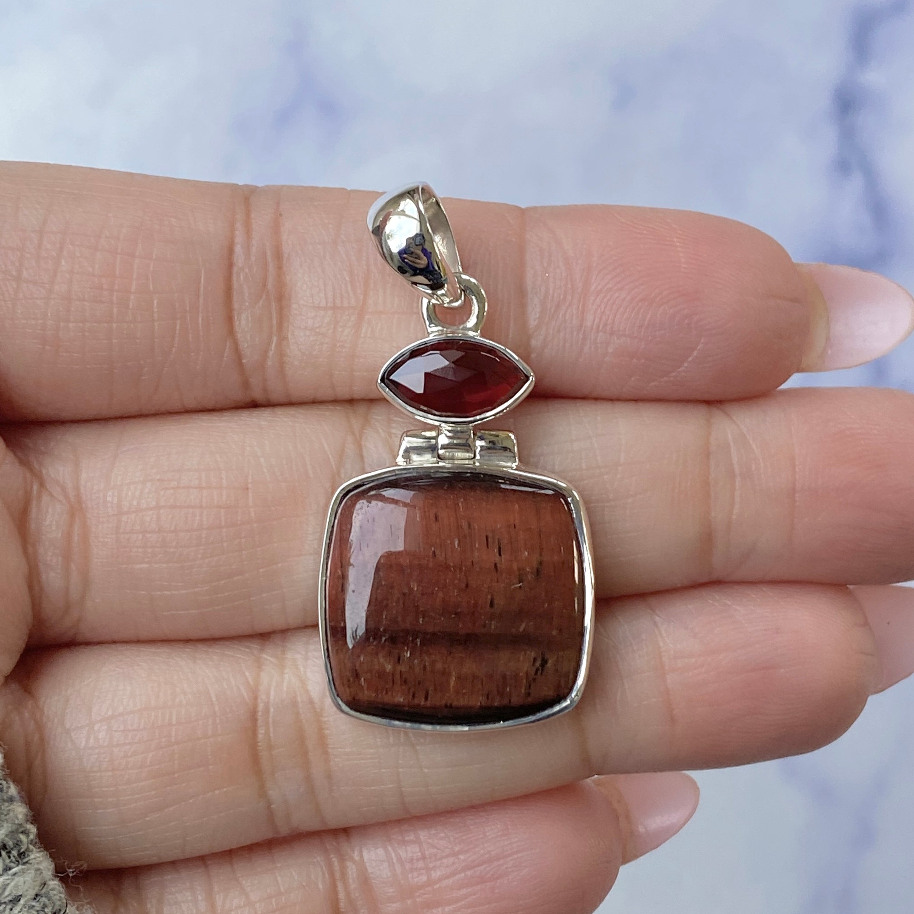 Red Tiger Eye Pendant-(RTE-P-47.)