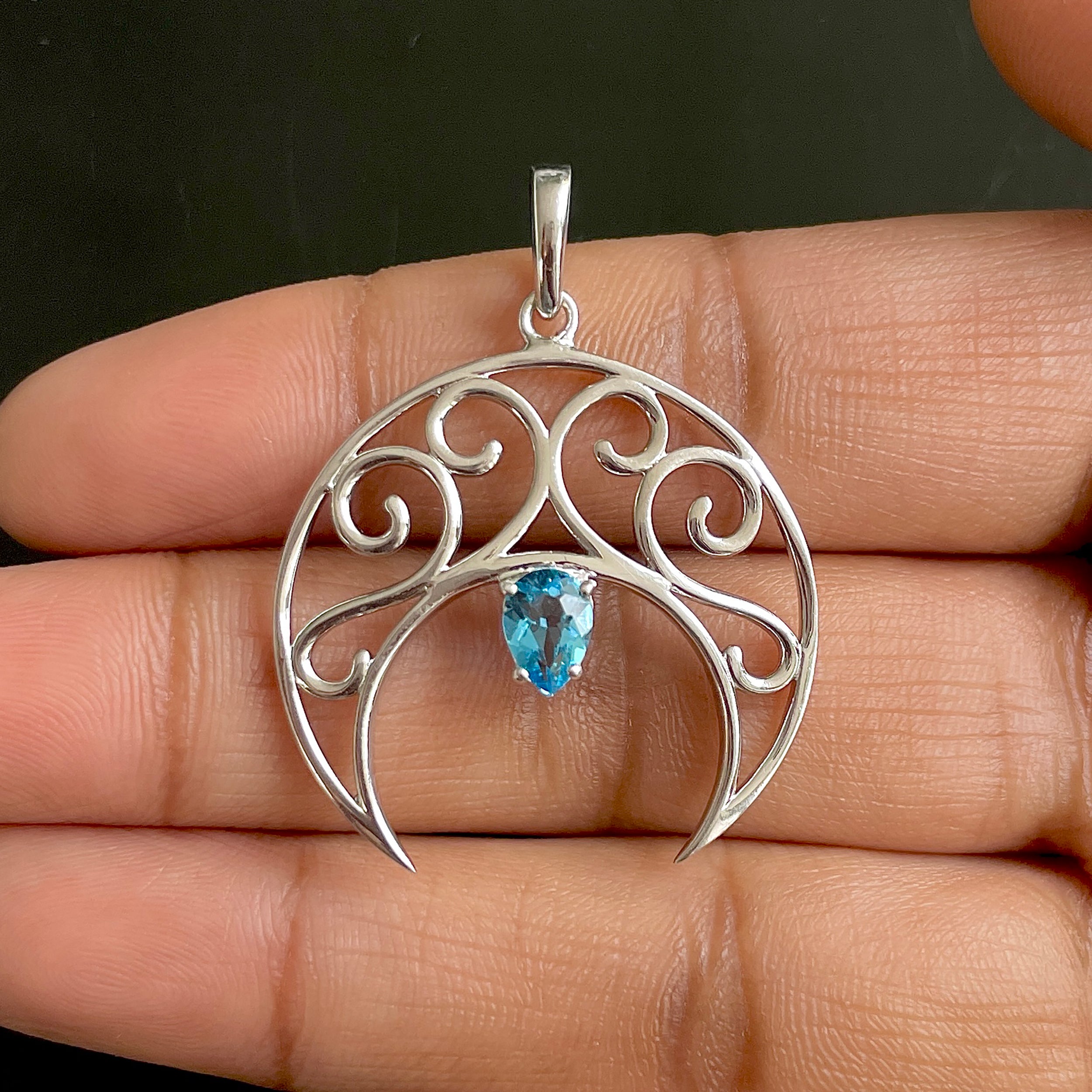 Swiss Blue Topaz Pendant-(SBTZ-SN-181.)