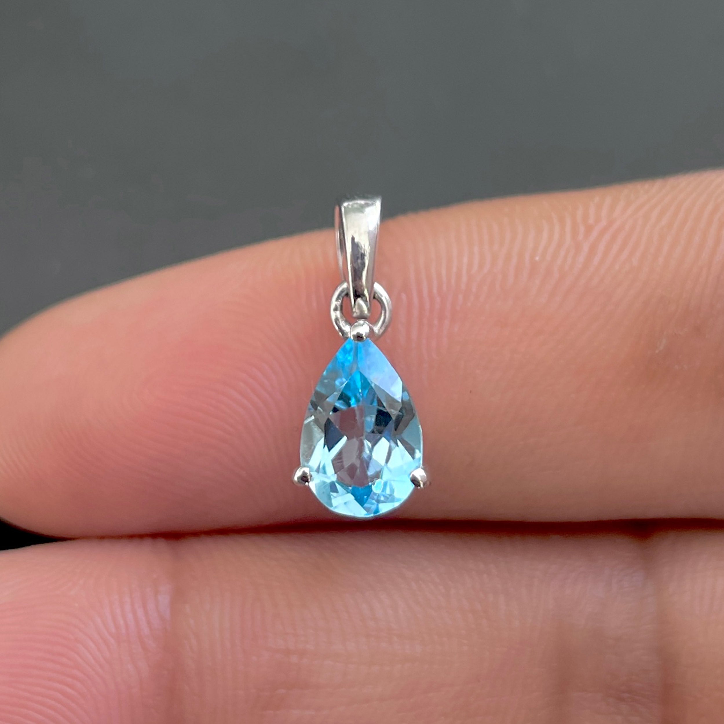 Swiss Blue Topaz Pendant-(SBTZ-SP-917.)