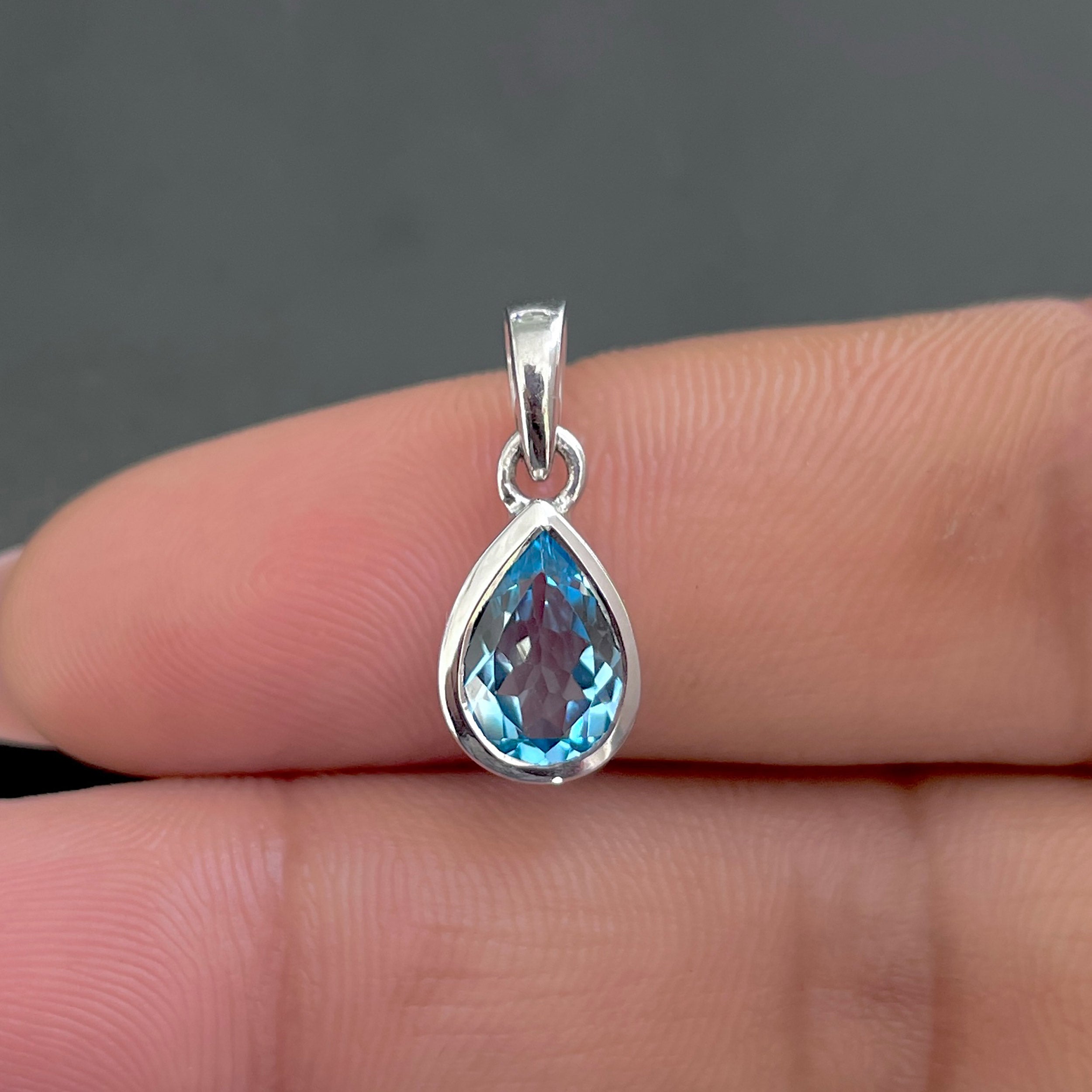 Swiss Blue Topaz Pendant-(SBTZ-SP-956.)