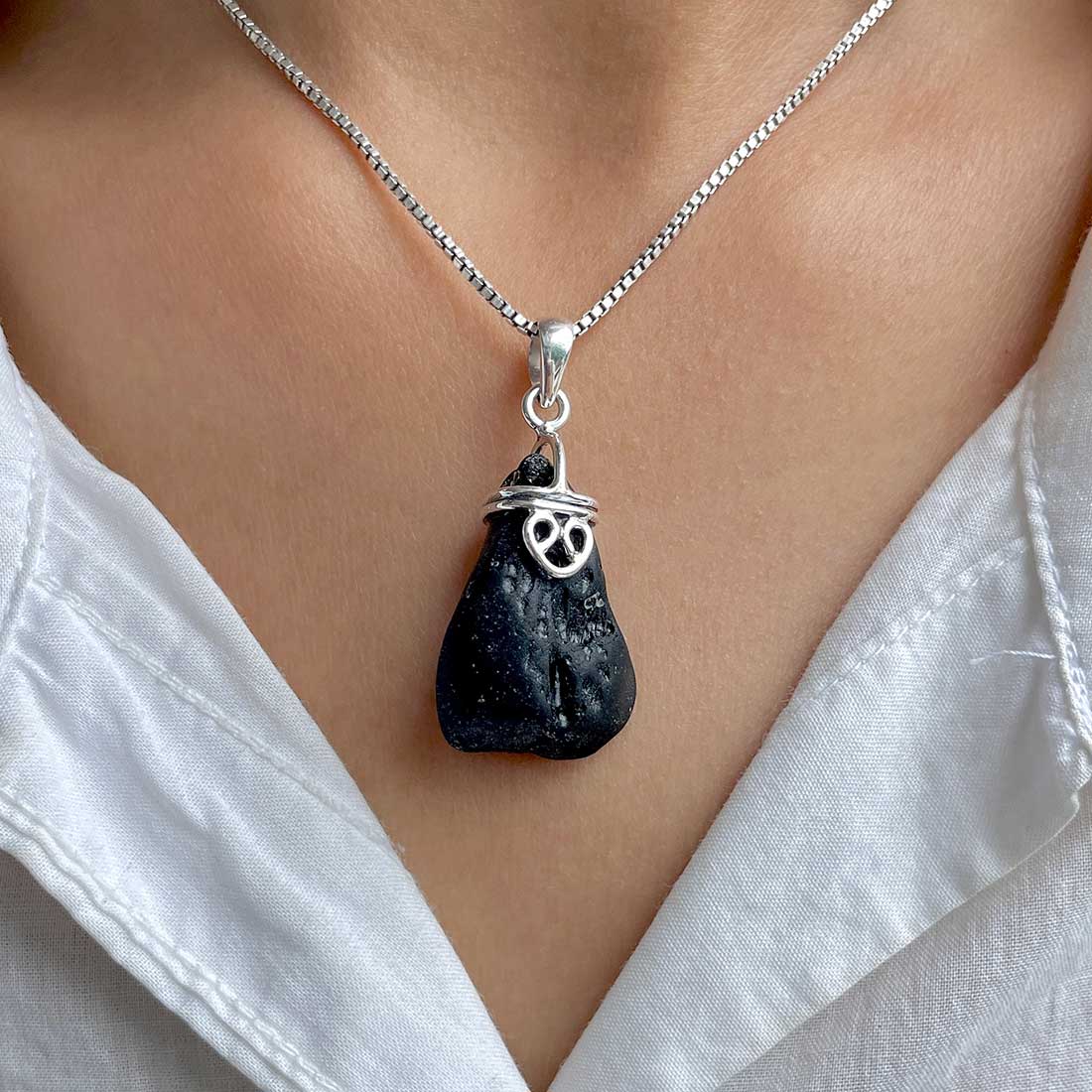 Tektite Pendant-(TKT-P-110.)