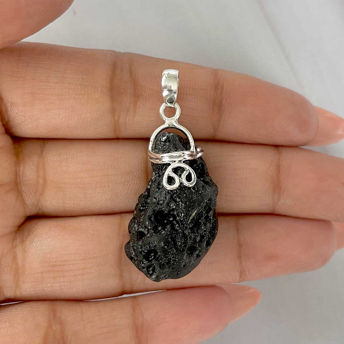 Tektite Pendant-(TKT-P-132.)