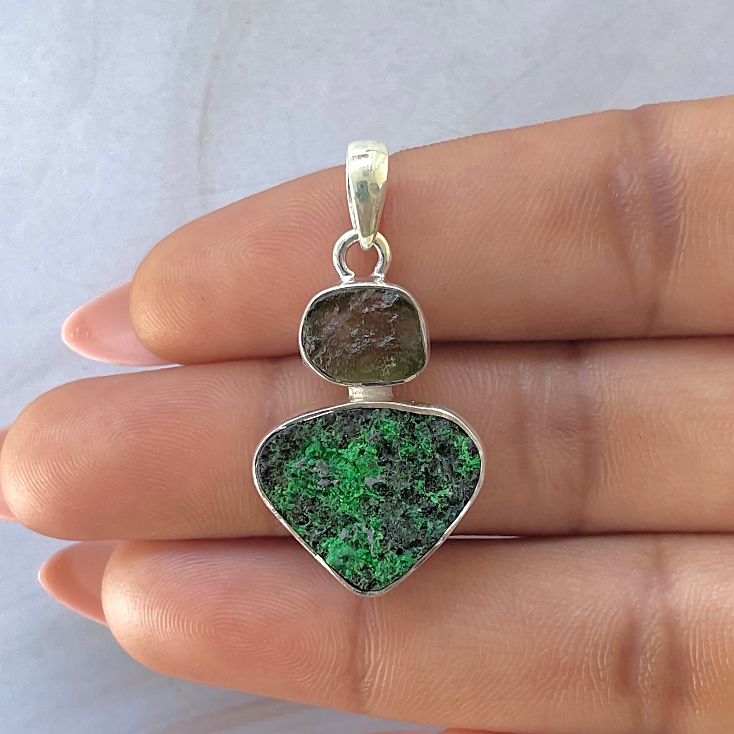Uvarovite Pendant-(UVR-P-98.)
