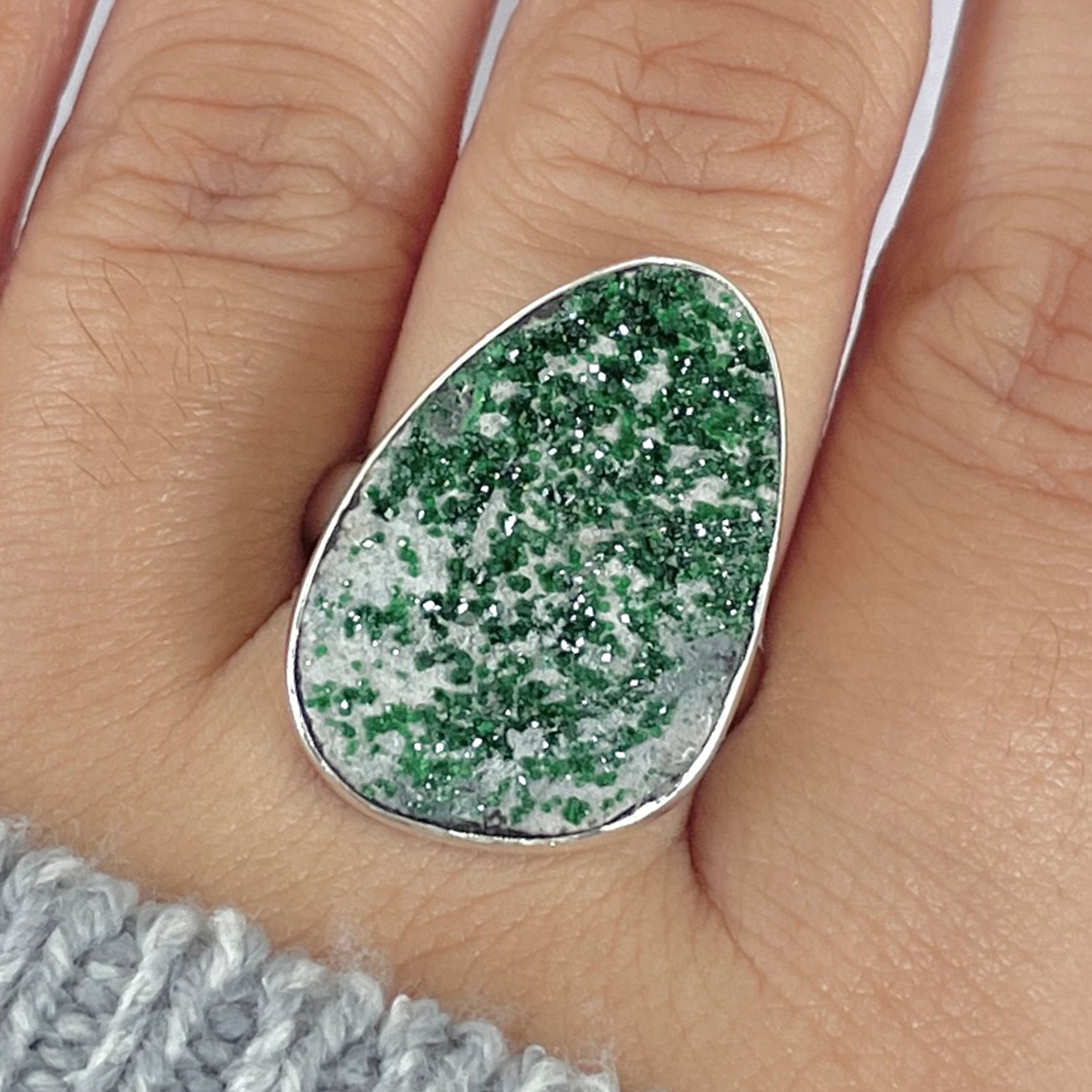 Uvarovite Ring-(UVR-R-100.)