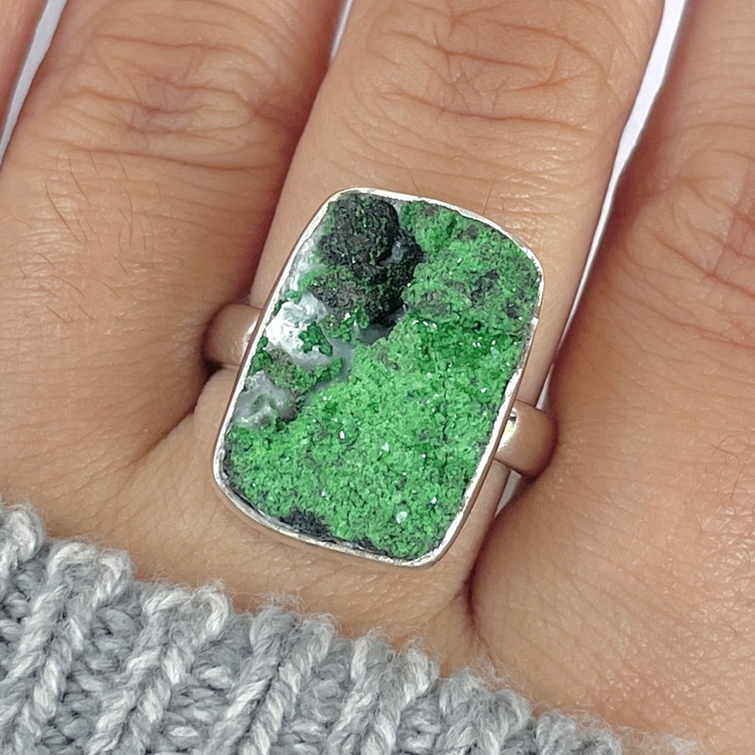 Uvarovite Ring-(UVR-R-108.)