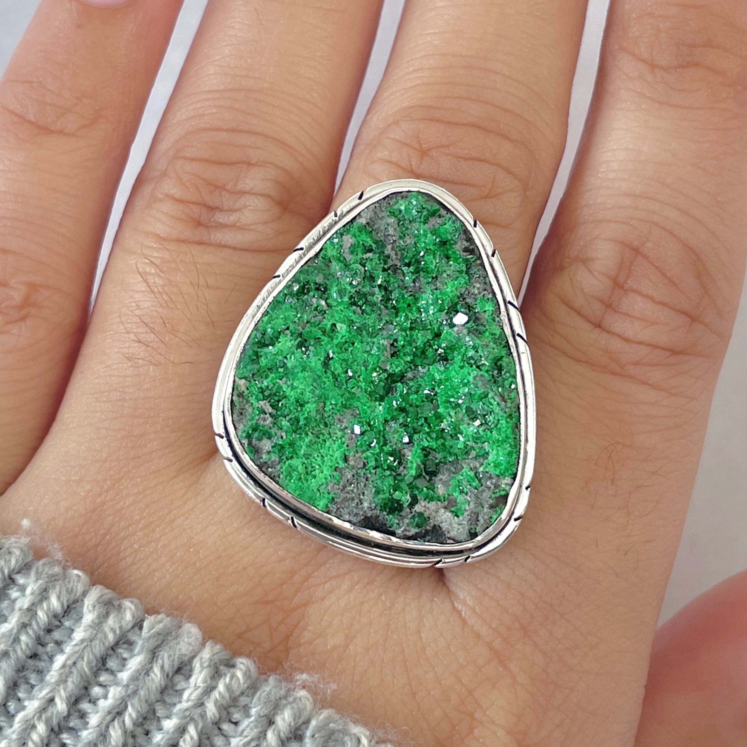 Uvarovite Adjustable Ring-(UVR-R-136.)