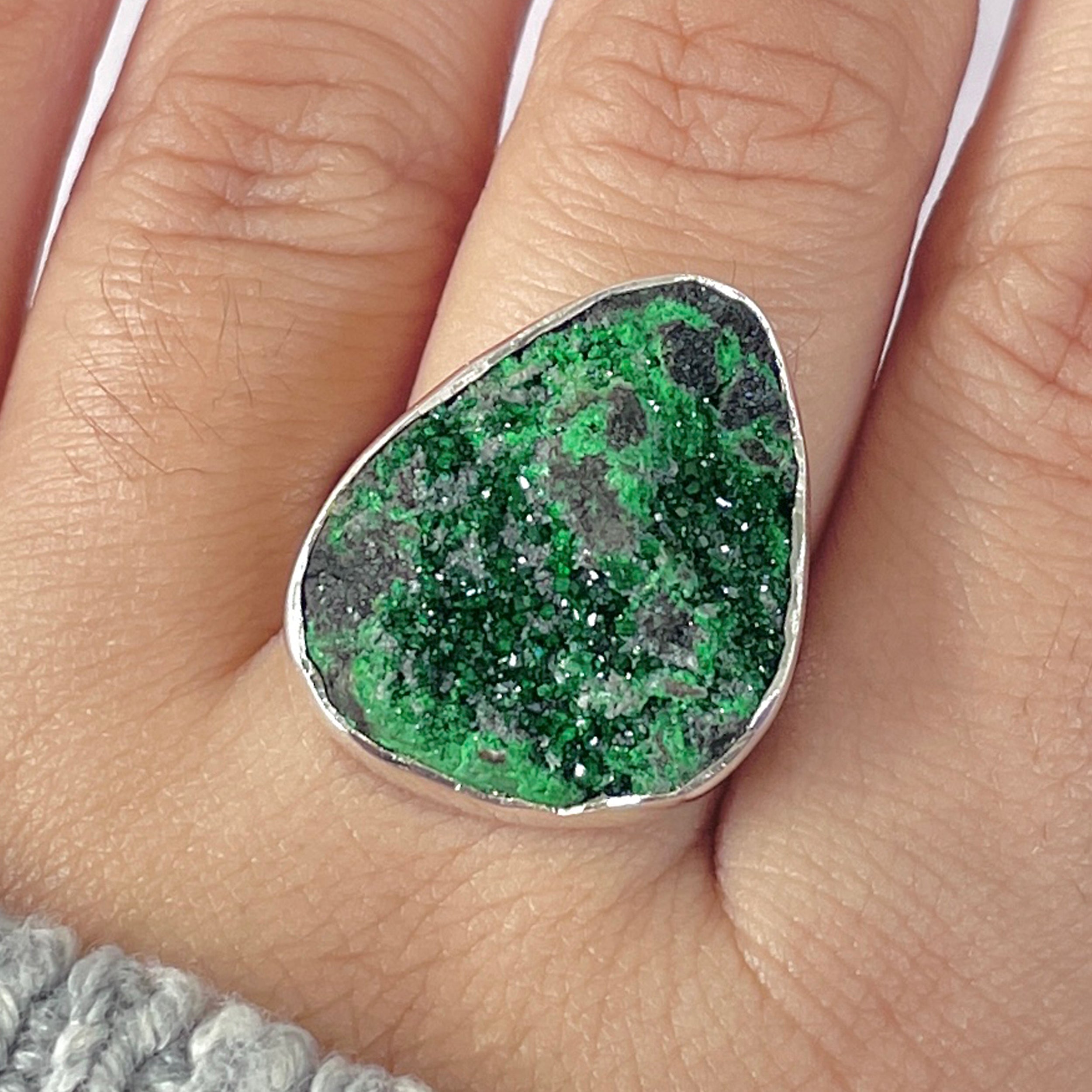 Uvarovite Adjustable Ring-(UVR-R-163.)