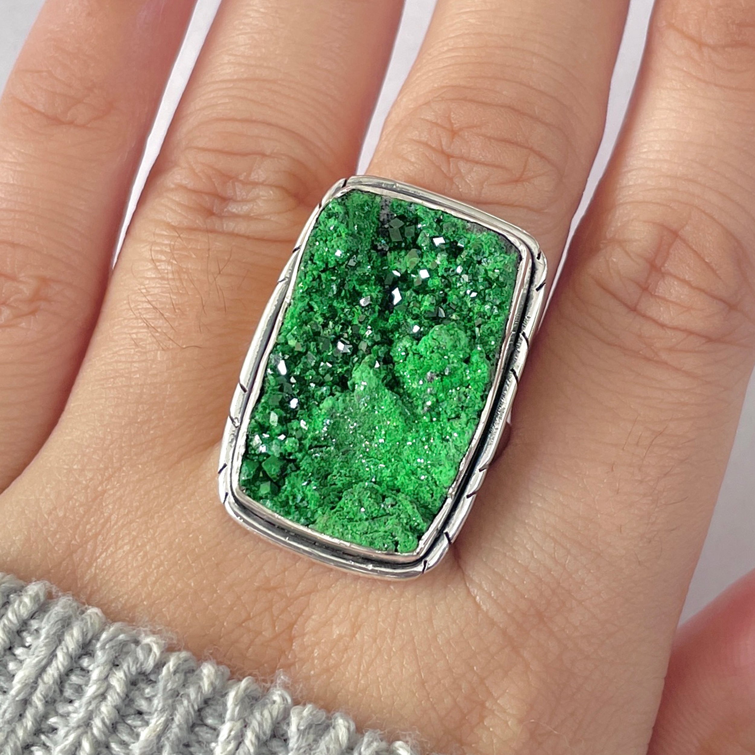 Uvarovite Adjustable Ring-(UVR-R-170.)