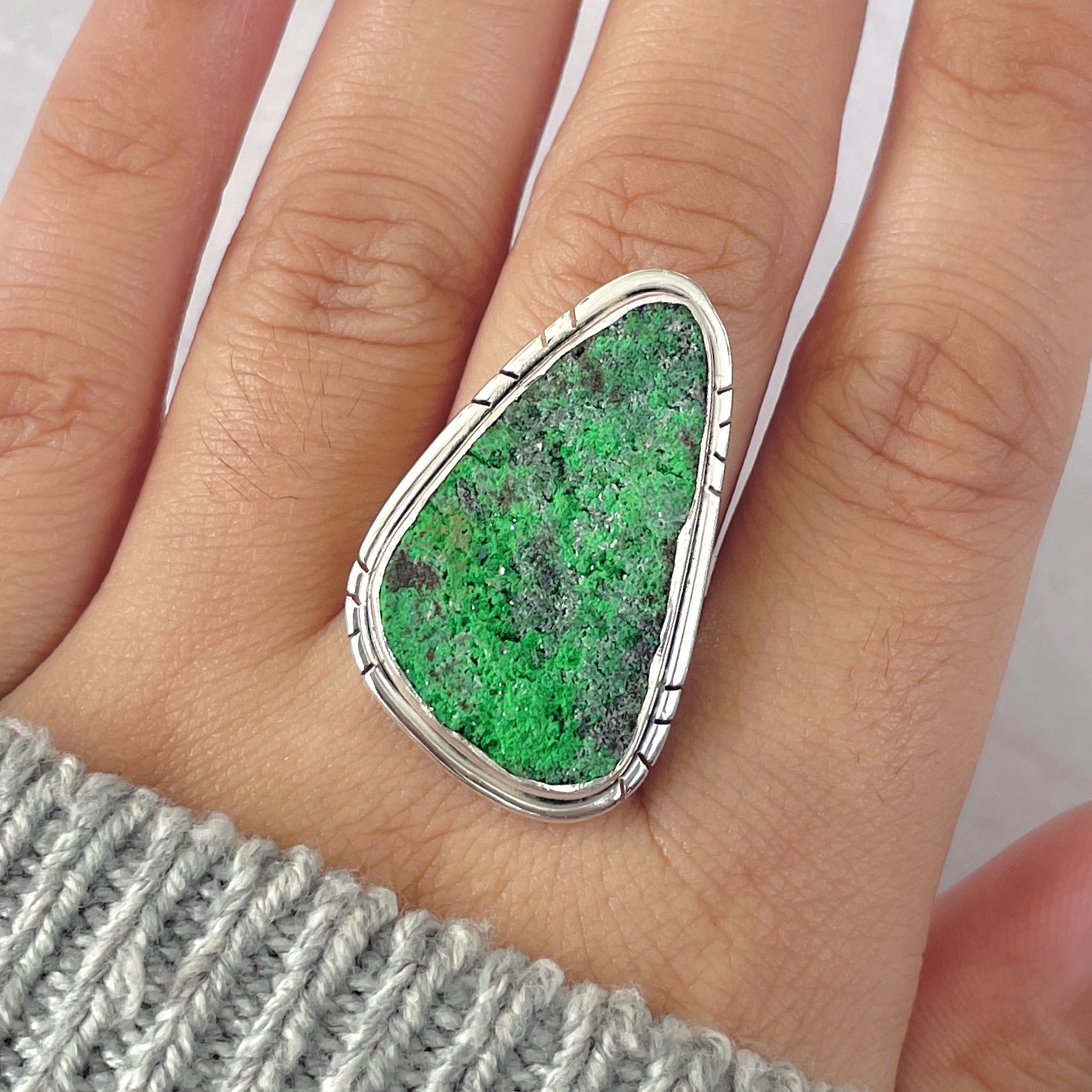 Uvarovite Adjustable Ring-(UVR-R-190.)