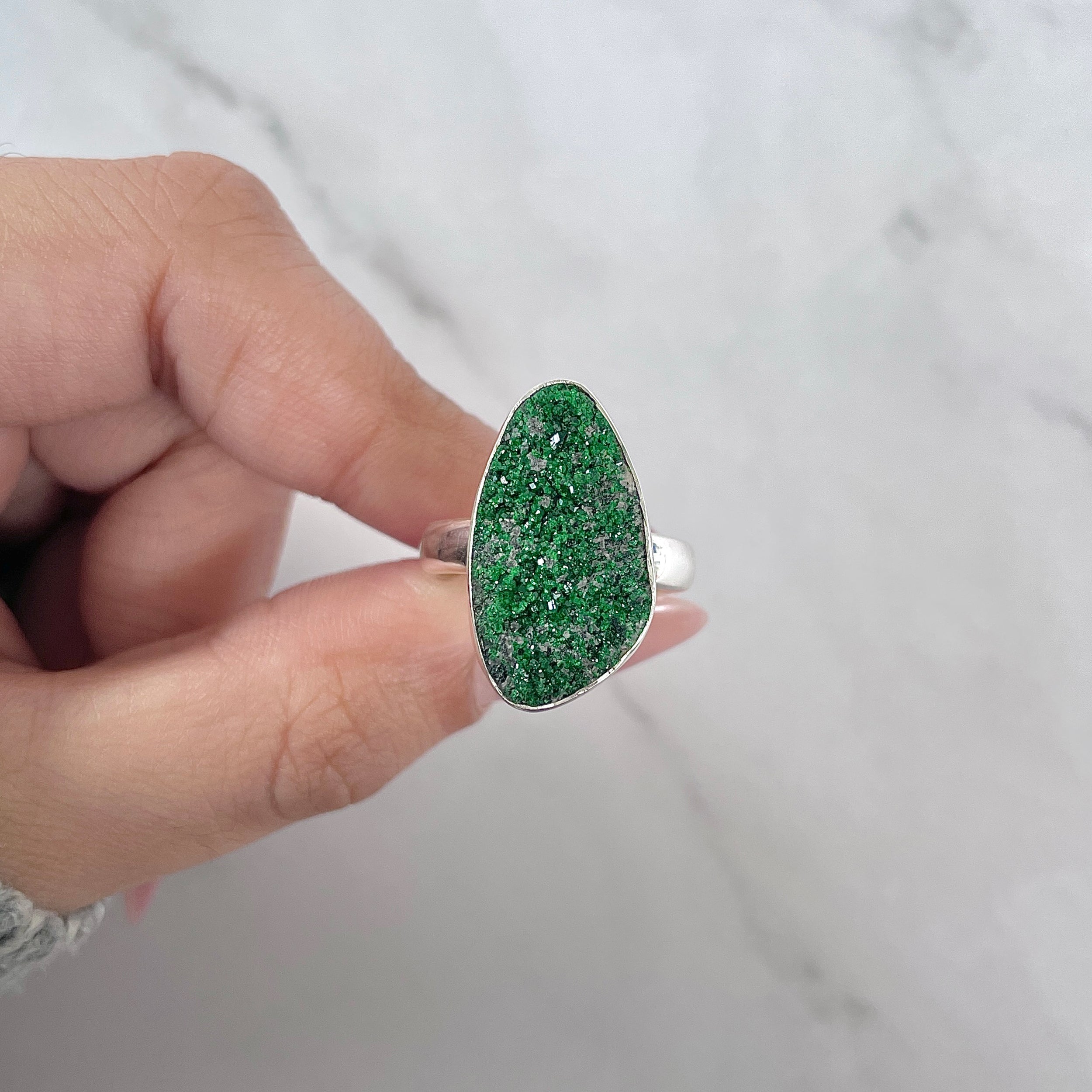 Uvarovite Ring Size 8-(UVR-R-204.)