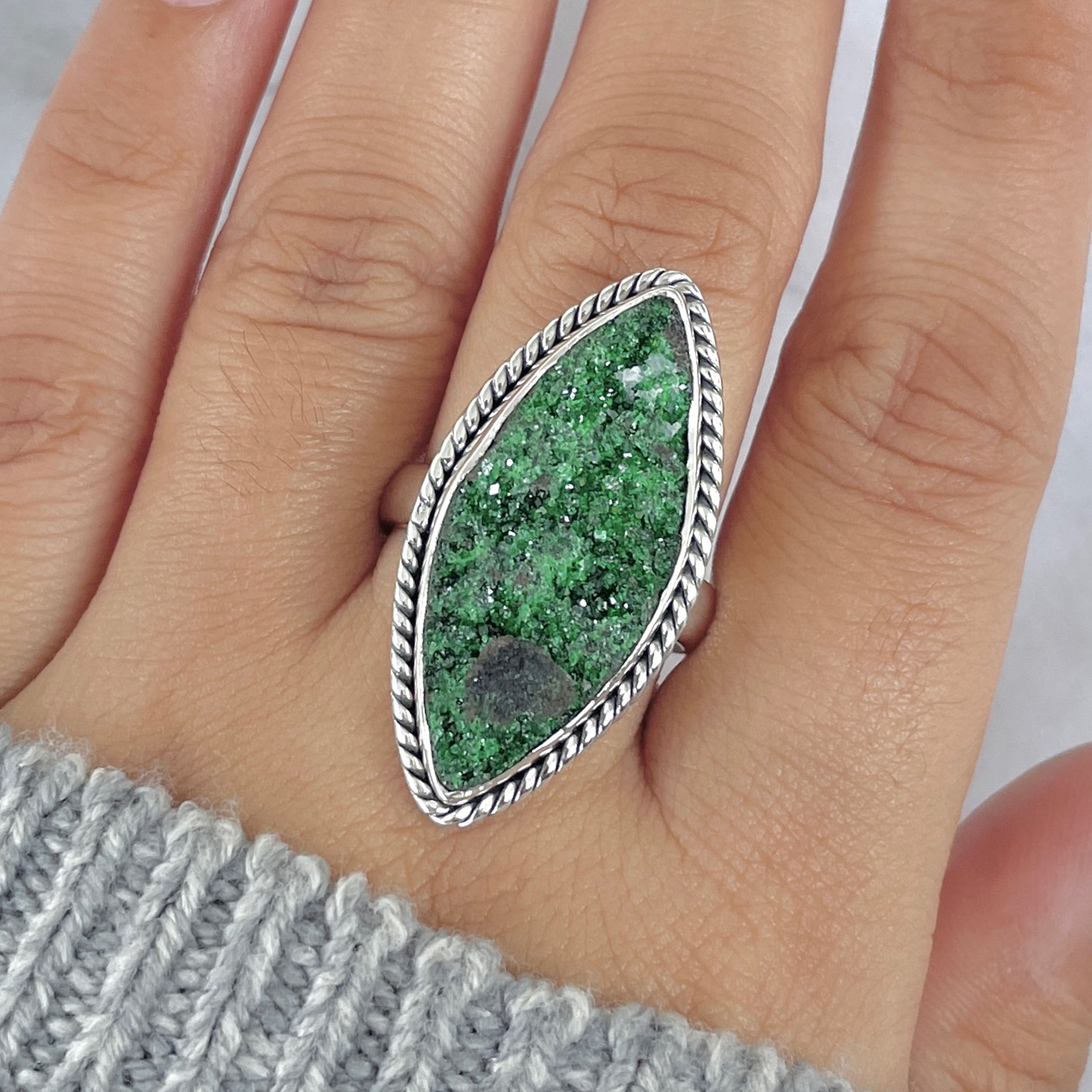 Uvarovite Ring-(UVR-R-90.)