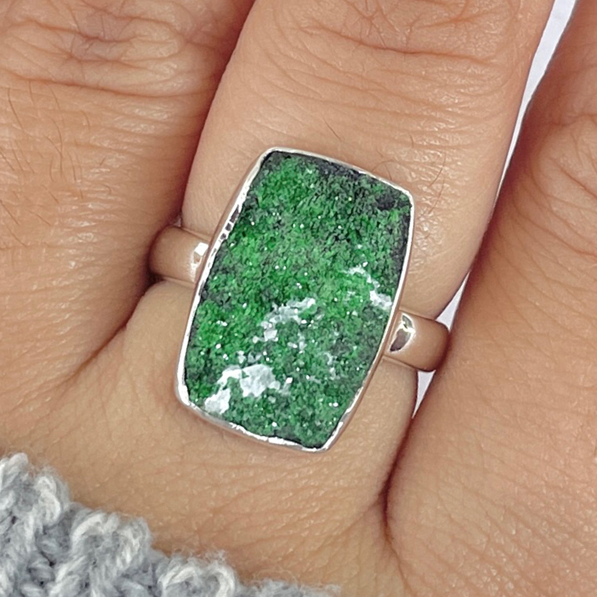 Uvarovite Ring-(UVR-R-93.)